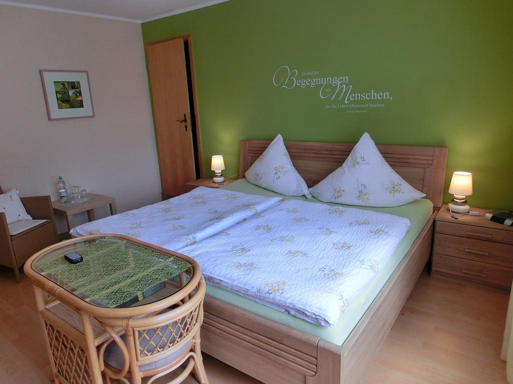 Bed and Breakfast Ferienweingut Hirschen Schulstrasse Burg  Номер фото